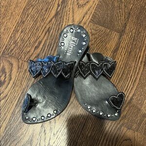 Moda d Alessio 7 Black Heart-Embellished Sandals